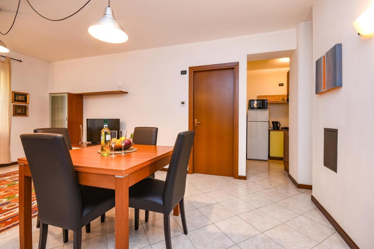 Desenzanoloft Yellow Apartment Desenzano del Garda Zewnętrze zdjęcie